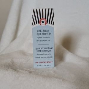 First Aid Beauty Ultra Repair Liquid Recovery